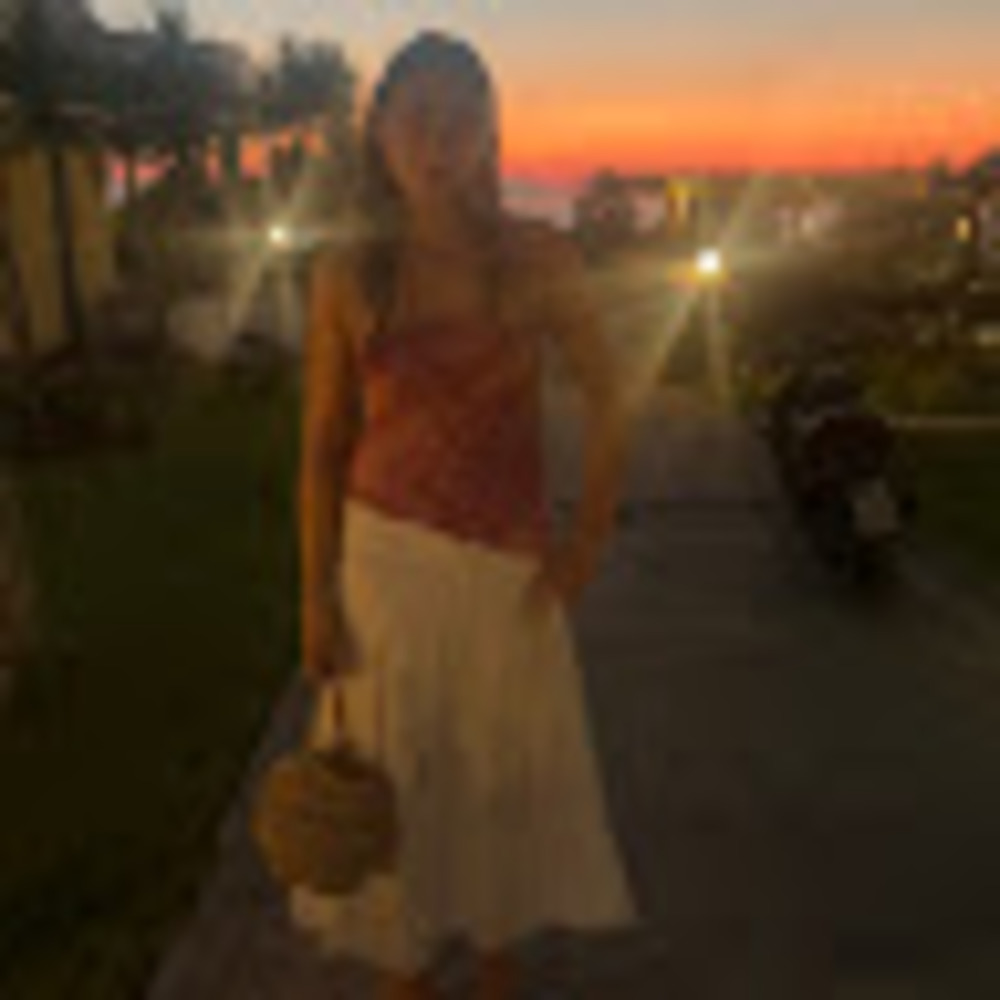 Meet your Posher, Chloe